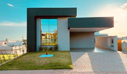 Casa assobradada com 4 dormitórios sendo 3 suítes