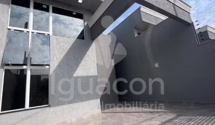 Casa com 02 Dormitórios sendo 01 Suíte e Churrasqueira no Jardim Buenos Aires