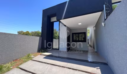 Casa com 03 Dormitórios sendo 01 Suíte e Edícula com Churrasqueira no Centro