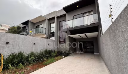 Sobrado com 03 Dormitórios sendo 01 Suite com Closet e Móveis Planejados no Jardim Ipê