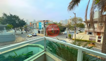 Imperdível Casa à Venda de 212m2 no Jardim em Santo André -SP! Possui 3 Suítes, 2 Salas, 4 Banheiros e 6 Vagas!