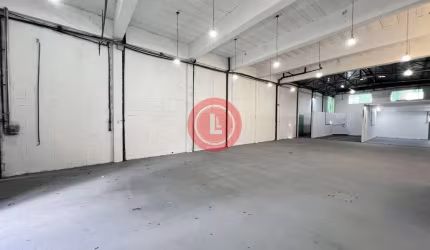 Galpão Comercial para Locação em Mauá-SP: 6 salas, 4 banheiros, 4 vagas e 300m² na Vila Bocaina!