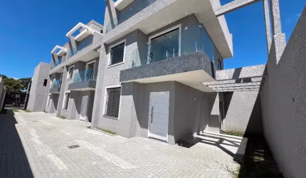 Belíssimo Sobrado em Condomínio Fechado – Pinheirinho