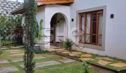Casa com 3 quartos à venda na Avenida Iraí, 1446, Moema, São Paulo por R$ 2.550.000