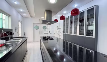 Casa com 4 quartos à venda na Rua Simpatia, 549, Vila Madalena, São Paulo por R$ 3.300.000