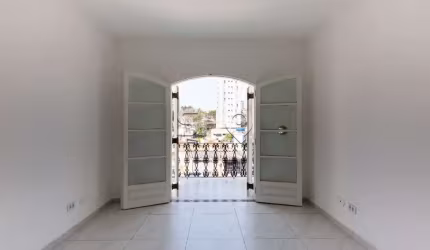 Casa com 3 quartos à venda na Rua Bárbara Heliodora, 558, Vila Romana, São Paulo por R$ 1.800.000