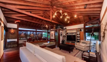 Casa com 2 quartos à venda na Rua Petrópolis, 578, Sumaré, São Paulo por R$ 3.500.000