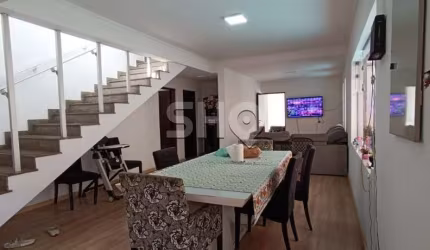 Casa com 5 quartos à venda na Rua Jorge Monteiro, 25, Jardim Guapira, São Paulo por R$ 1.200.000