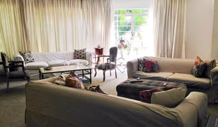 Casa com 3 quartos à venda na Rua André Dreyfus, 366, Sumaré, São Paulo por R$ 2.100.000