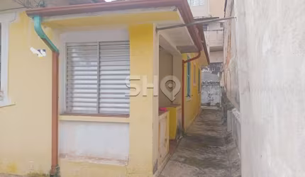 Casa com 2 quartos à venda na Rua Inácio Mammana, 502, Vila Vitório Mazzei, São Paulo por R$ 750.000