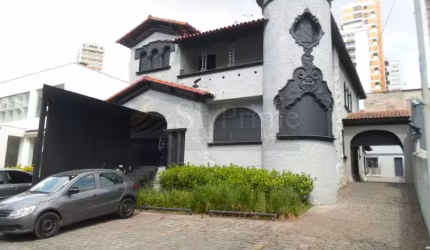 Casa com 2 quartos para alugar na Avenida Pacaembu, 1911, Pacaembu, São Paulo por R$ 32.000