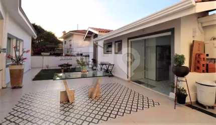 Casa com 3 quartos à venda na Itapemirim, 51, Pacaembu, São Paulo por R$ 3.750.000