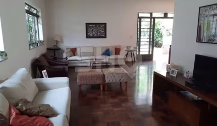 Casa com 3 quartos à venda na Rua Abegoaria, 189, Jardim das Bandeiras, São Paulo por R$ 1.950.000