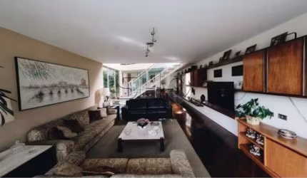 Casa com 3 quartos à venda na Rua Tremembé, 60, Sumaré, São Paulo por R$ 3.850.000