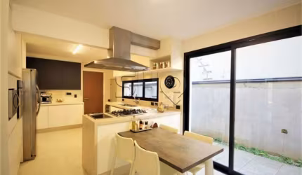 Casa com 4 quartos à venda na Rua Antônio de Gouveia Giudice, 161, Alto de Pinheiros, São Paulo por R$ 8.799.999