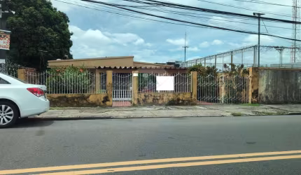 Casa com 4 quartos a venda no bairro Adrianópolis, Manaus