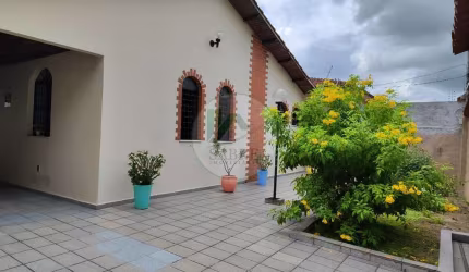 Casa com 4 quartos à venda no bairro Alvorada, Manaus