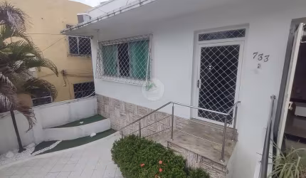 Casa com 4 quartos para alugar, bairro Centro, Manaus-AM