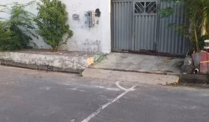 Casa 3 quartos a venda no bairro Gilberto Mestrinho, Manaus