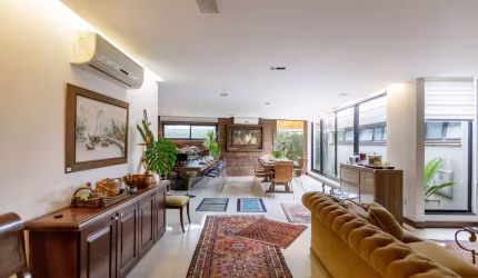 Casa com 4 quartos à venda na Rua Luiz Antônio Biazzetto, 747, Centro Cívico, Curitiba, 426 m2 por R$ 3.000.000