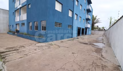 Apartamento com 2 quartos e 1 vaga de garagem em Peruíbe