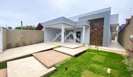 Casa nova com piscina em Peruíbe