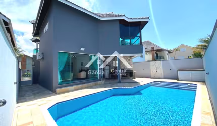 Casa em condomínio frente mar em Peruíbe