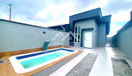 Casa com piscina em Peruíbe