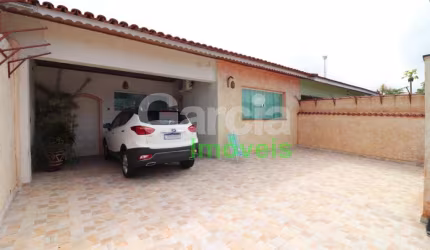 Casa com 3 dormitórios em Peruíbe