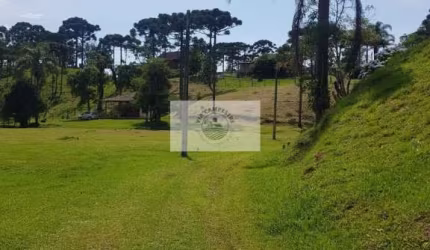 Sítio com 143.000 m², com chalé, casa de caseiro, ranchos e casa inacabada, imóvel escriturado, com cachoeira