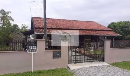 Excelente Casa próximo a lagoa Maria Fernanda em Barra do Sul