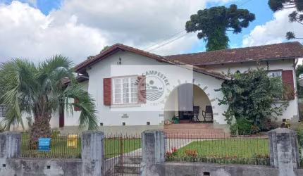 Residência no centro de Campo Alegre, ótimo local para moradia ou comercio, terreno com 1.057 m²