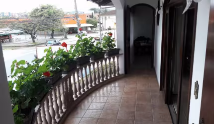 Residencia comercial na rua Tenente Antonio João, ao lado do Mercado Kuntz, averbada