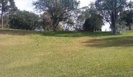 Ampla e excelente área à venda em Campo Largo para lazer ou condomínio.