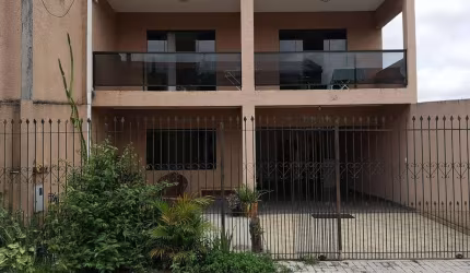 Sobrado com 210m , 03 dormitírios, 01 suíte, 650 mil, Cidade Industrial.