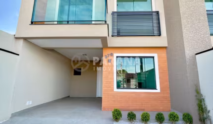 SEU NOVO LAR ESPERA POR VOCÊ!!! ESTE SOBRADO ACONCHEGANTE POSSUI 3 QUARTOS AMPLOS, COM CHURRASQUEIRA PARA DESFRUTAR MOMENTOS ESPECIAIS COM SUA FAMÍLIA, ESSE É O ESPAÇO PERFEITO PARA VIVER BEM!!