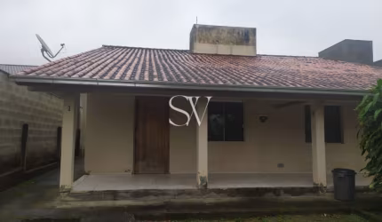 Casa a venda de 02 Dormitórios com amplo terreno e arvore frutíferas em Aguas Mornas - Grande Florianópolis-SC