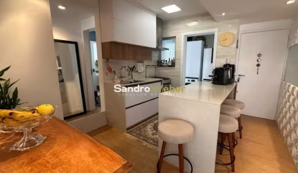 Apartamento Alto Padrão com 02 Dormitórios sendo 01 Suíte no Centro/ Florianópolis, SC