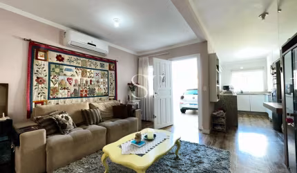 Casa Sobrado a venda com 02 Dormitórios sendo 01 Suíte em São Sebastião/ Palhoça, SC