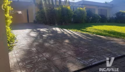 Casa com 4 dormitórios à venda, 216 m² constrção e 773 mts de terreno , u por R$ 1.900.000 - Zona 05 - Maringá/PR