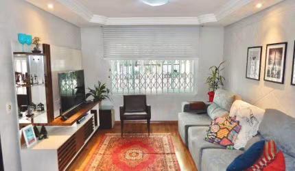 Sobrado com 3 dormitórios à venda, 180 m² por R$ 699.000,00 - Fazendinha - Curitiba/PR
