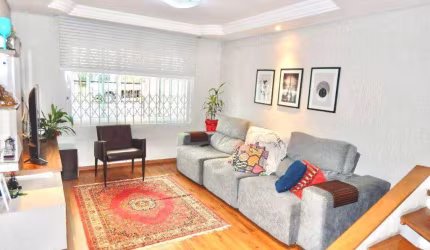 Sobrado com 3 dormitórios à venda, 180 m² por R$ 699.000,00 - Fazendinha - Curitiba/PR