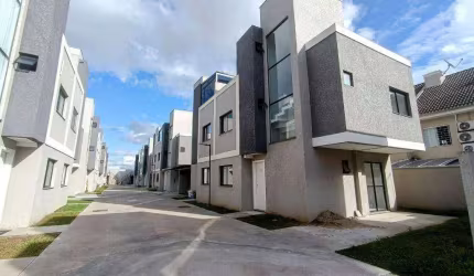 Sobrado com 3 dormitórios à venda, 105 m² por R$ 639.000,00 - Uberaba - Curitiba/PR