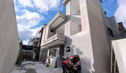 Sobrado com 3 dormitórios à venda, 148 m² por R$ 1.070.000,00 - Hauer - Curitiba/PR