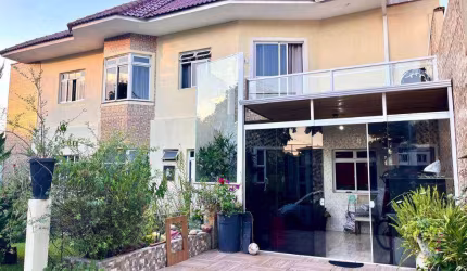 Casa com 6 dormitórios à venda, 250 m² por R$ 1.150.000,00 - Fazendinha - Curitiba/PR