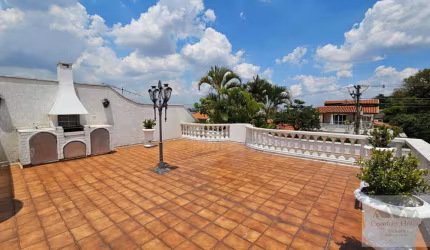 Casa em São Caetano com excelente localização 4 vagas e amplo espaço