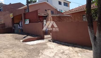 Casa com edícula à venda na Colônia Dona Luiza