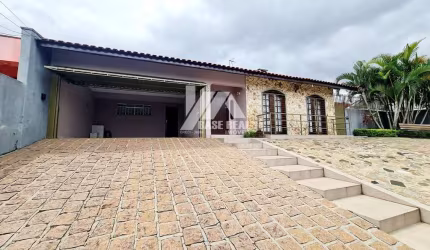 Casa à Venda no Neves