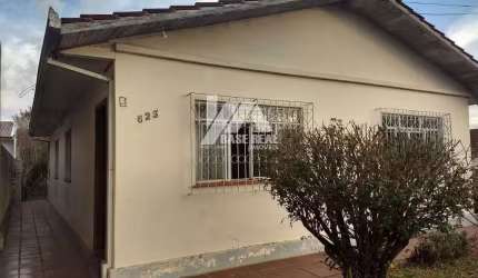 Casa com 3 quartos à venda no Centro