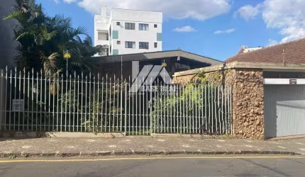 Casa Comercial à venda no Centro